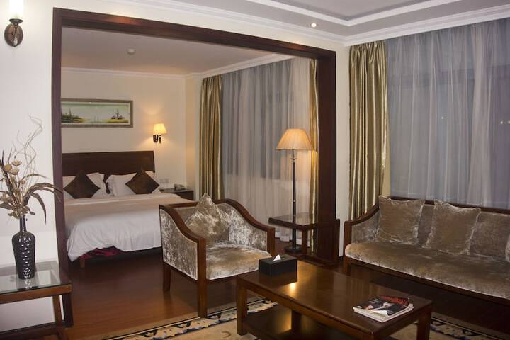 Room 6 of 50