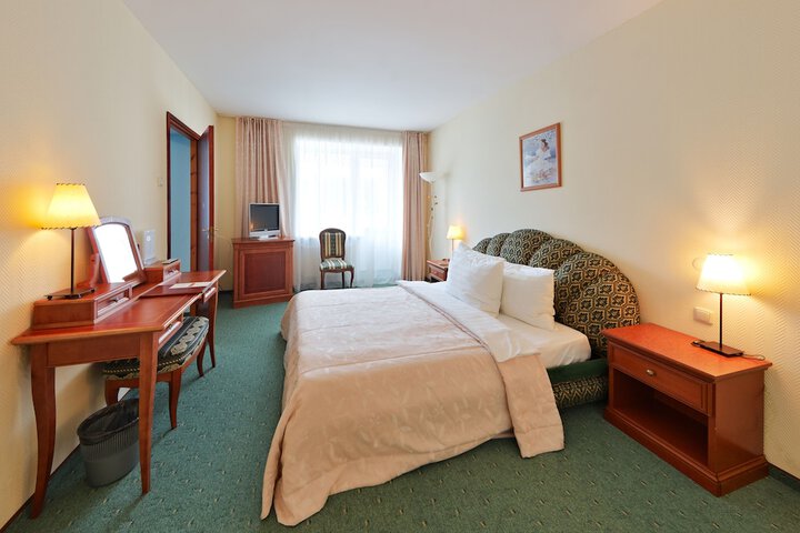 Room 7 of 30