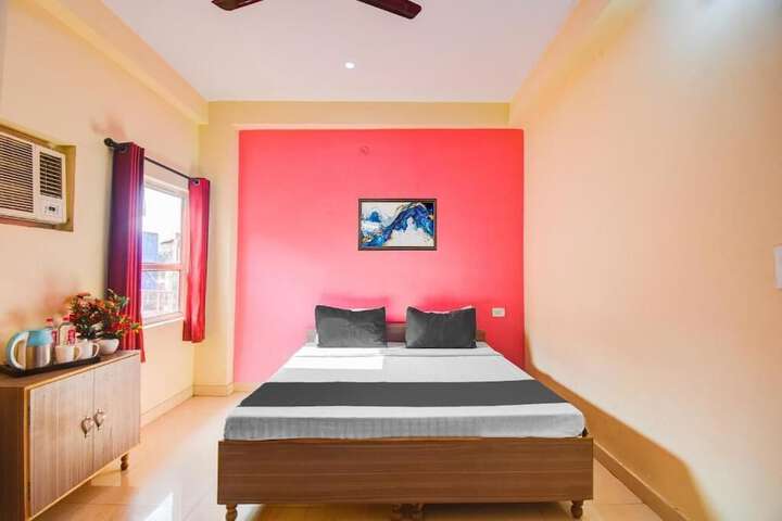 Room 5 of 12