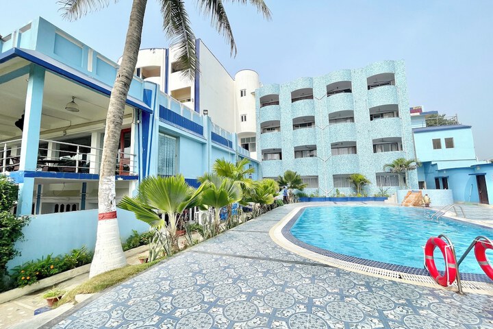 Pool 44 of 71