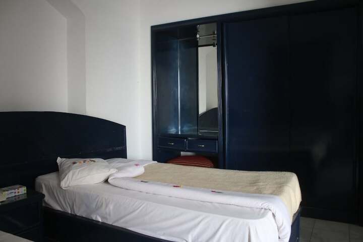 Room 11 of 12