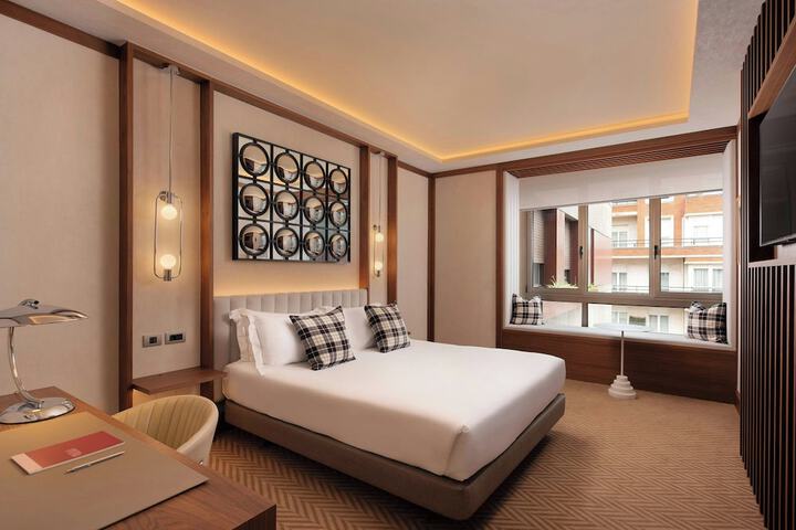 Room 32 of 82