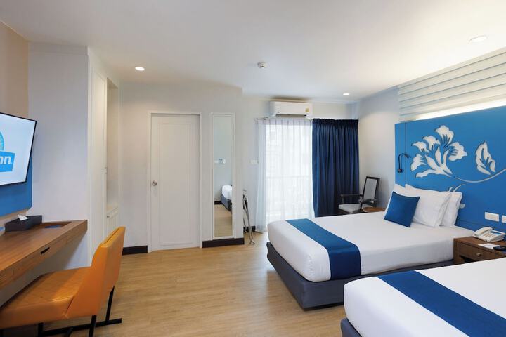 Room 27 of 110