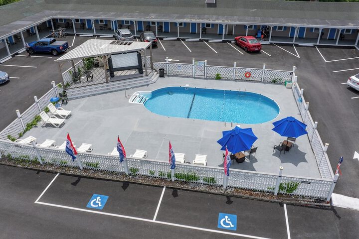 Pool 30 of 43