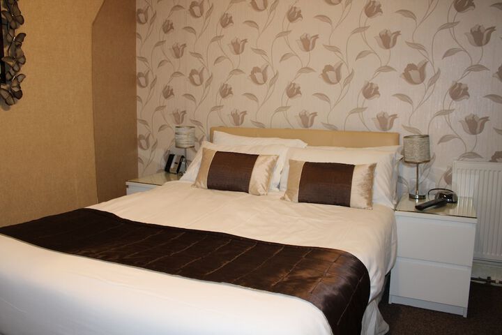 Room 16 of 34