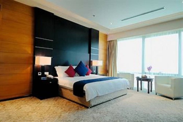 Room 26 of 76