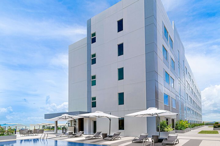Exterior of Park Inn by Radisson Bacolod