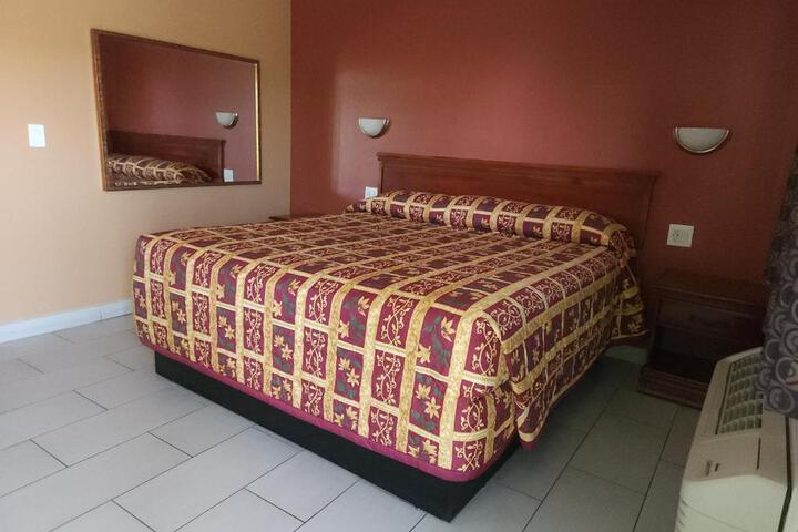 Photo of Two Palms Motel