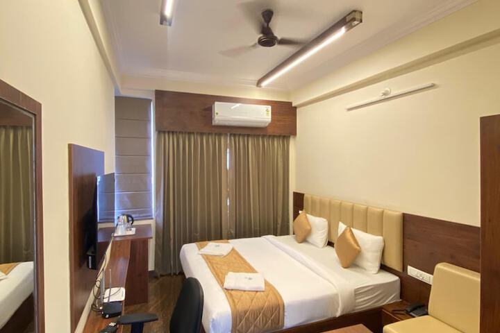 Room 6 of 35