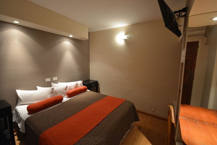 Room 13 of 36