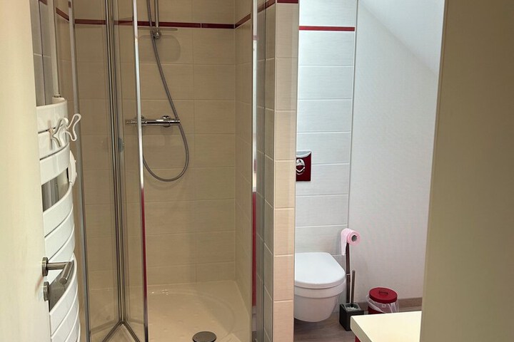 Room 25 of 27