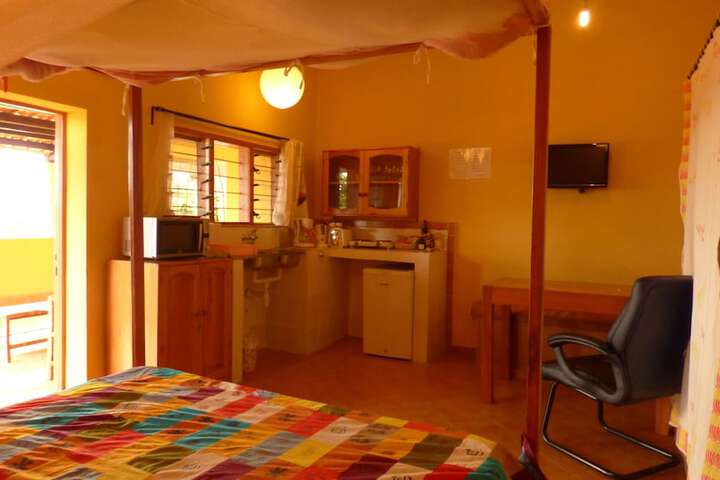 Room 3 of 32