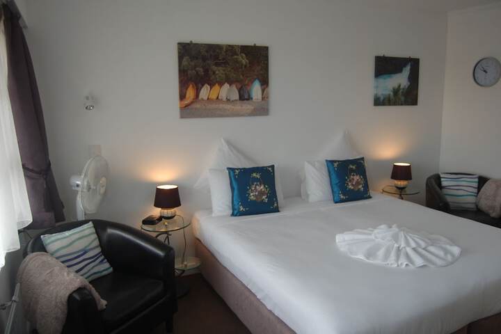 Room 8 of 20