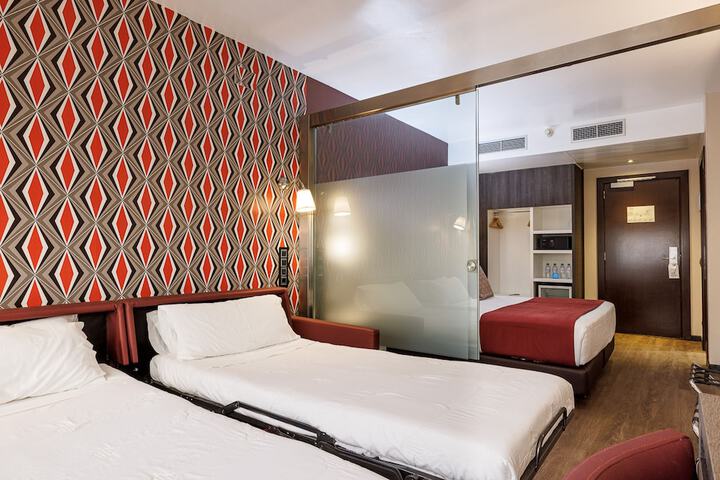 Room 38 of 141