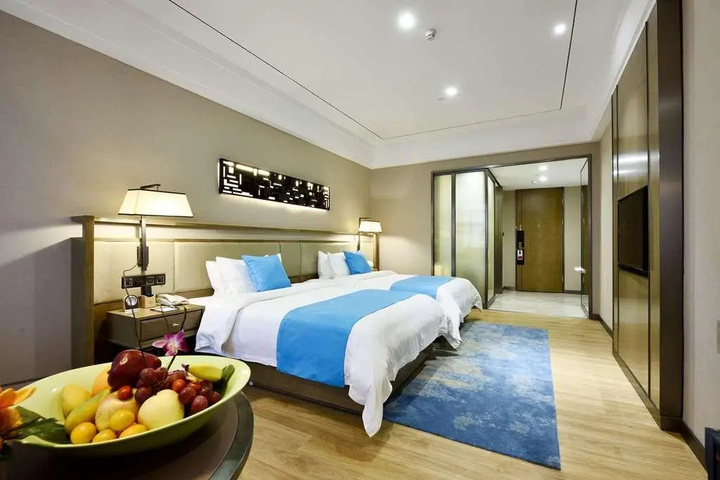 Room 5 of 28