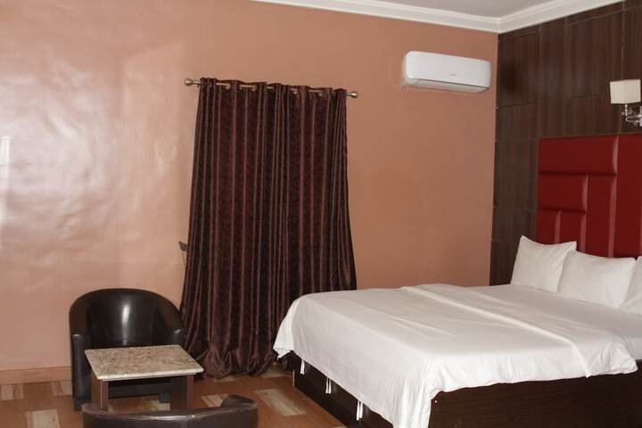 Room 10 of 60
