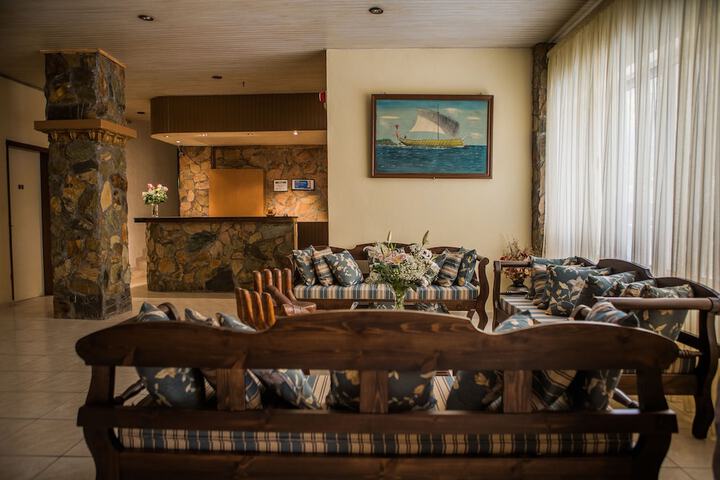 Guest Lobby