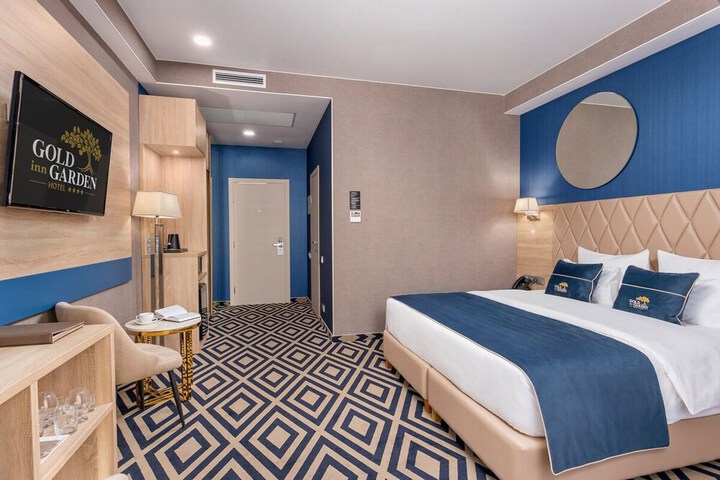 Room 16 of 62