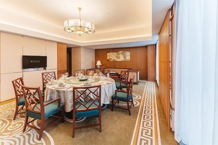 Dining 50 of 82