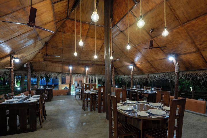 Dining 40 of 62