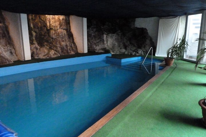 Pool 21 of 41