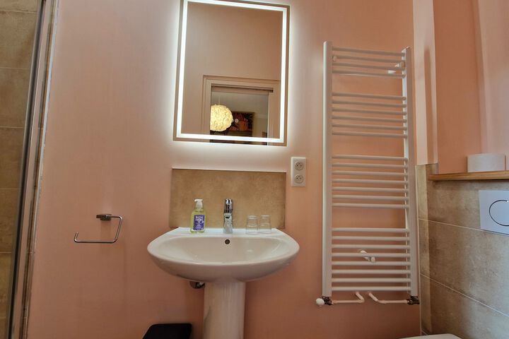 Room 44 of 68