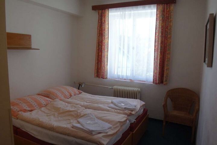 Room 4 of 20