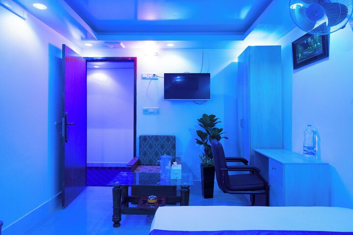 Room 16 of 36