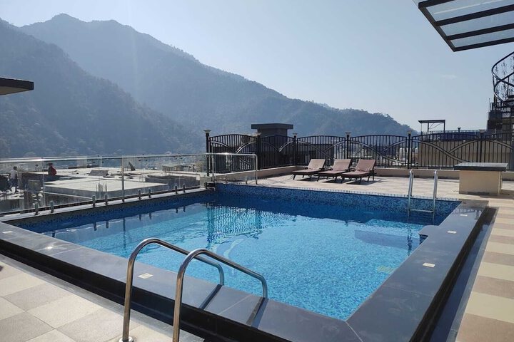 Pool 18 of 32