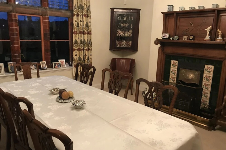 Dining 15 of 18