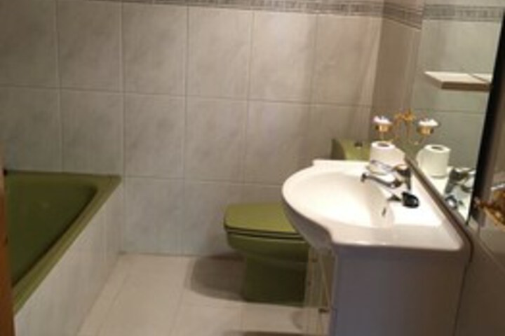 Room 10 of 244