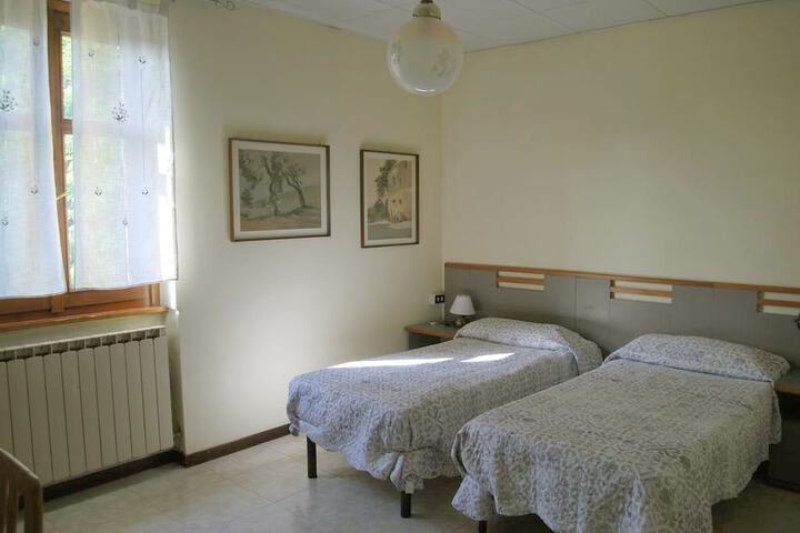 Room 3 of 25