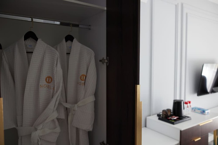 Room 10 of 40