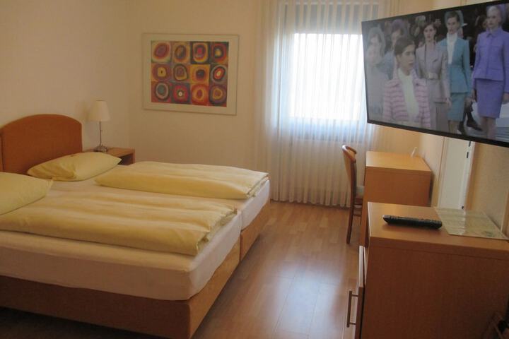 Room 2 of 34