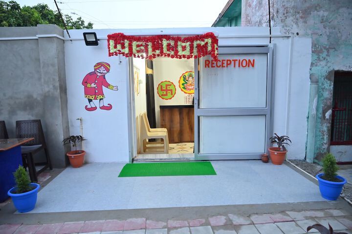 Shri Sita Vallabh Padchhaya in Ayodhya