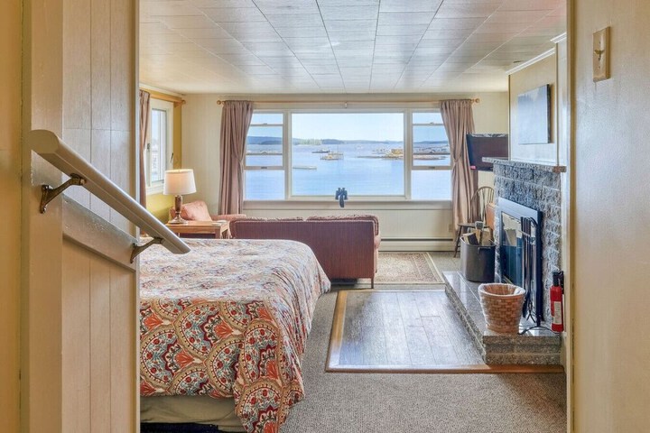Room 32 of 113