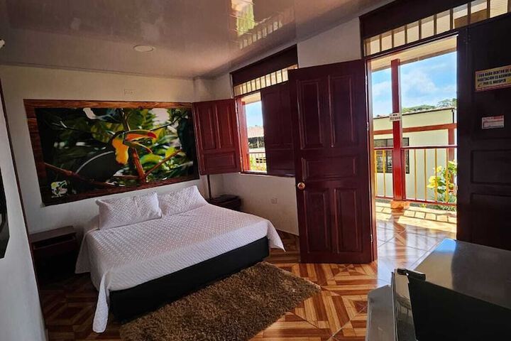 Room 16 of 38