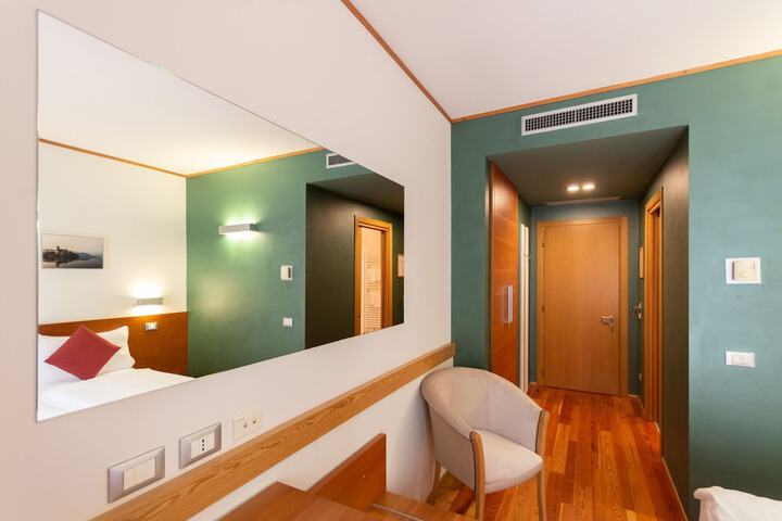 Room 10 of 45