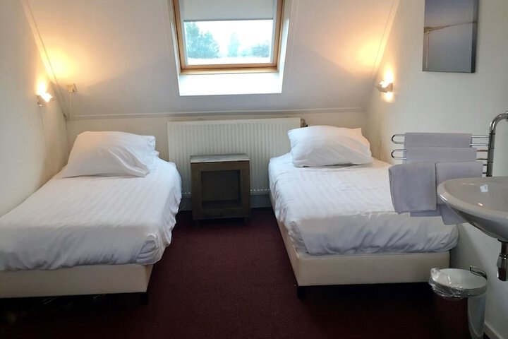 Room 5 of 31