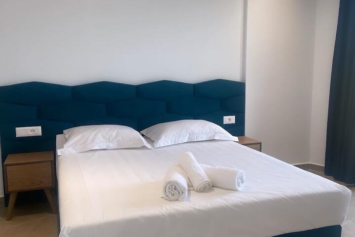 Room 5 of 15