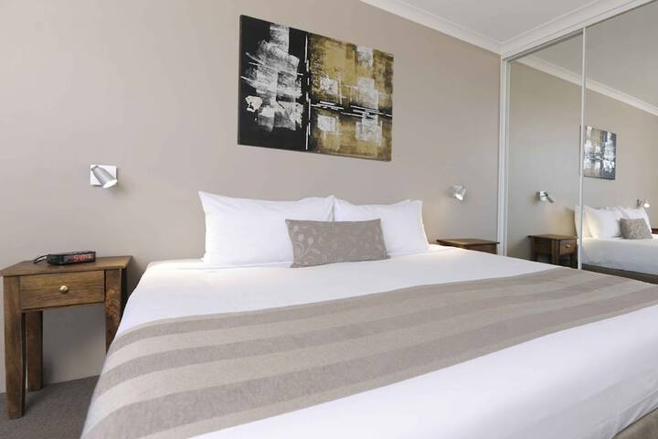 Room 9 of 35