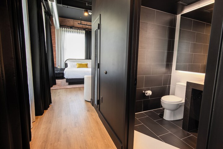 Room 18 of 34