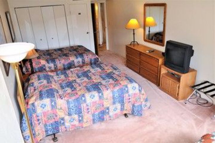 Room 42 of 138