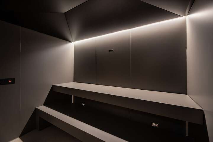 Room 6 of 75