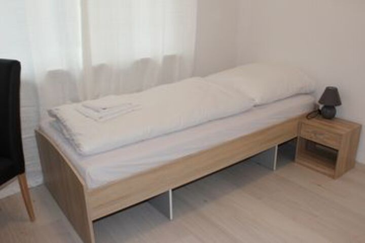Room 6 of 15