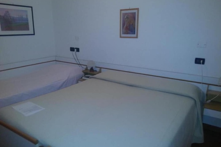 Room 20 of 38