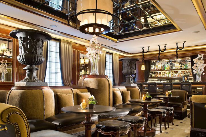 Lounge 36 of 47