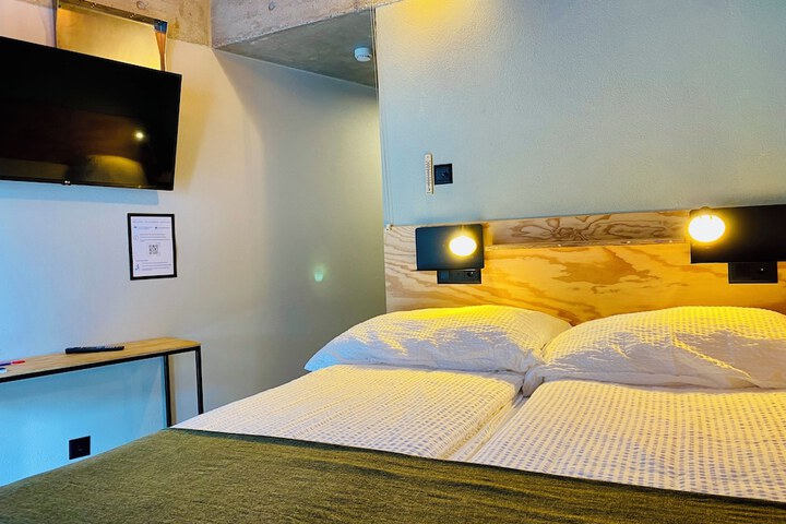 Room 11 of 41