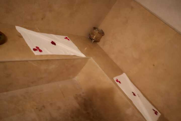 Room 48 of 77