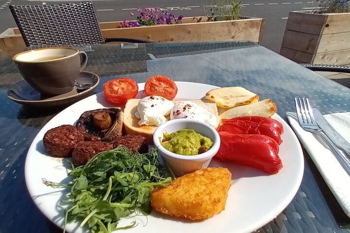 Dining 70 of 81